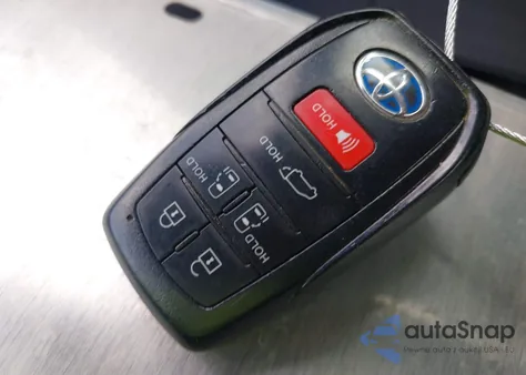 2021 Toyota Sienna Xse z USA, uszkodzony, nr VIN 5TDDRKEC8MS023986